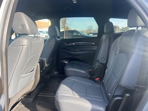 Used 2023 Buick Enclave Essence image 18