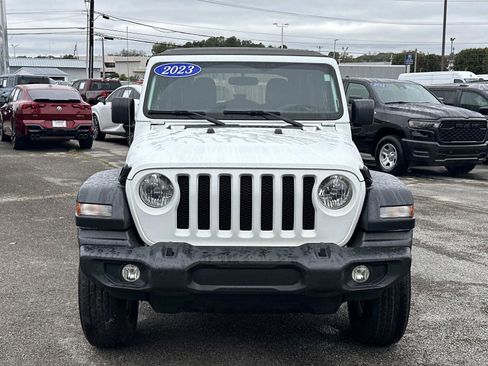 Used 2023 Jeep Wrangler Sport S image 9