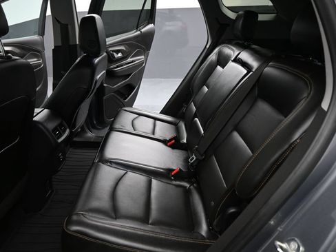Used 2020 GMC Terrain SLT w/ Preferred Package FWD image 18