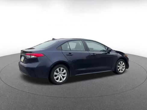 Used 2025 Toyota Corolla LE image 11