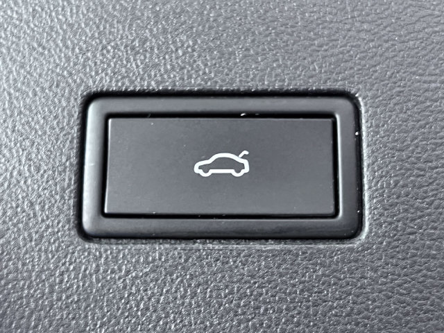 Certified 2024 Volkswagen Atlas SE FWD image 6