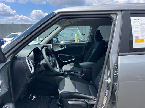 Used 2025 Kia Soul LX w/ LX Technology Package FWD image 25