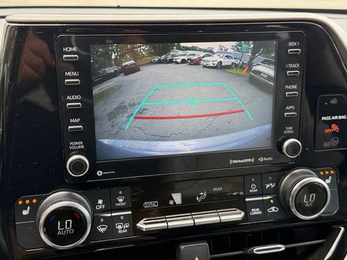 Used 2022 Toyota Highlander Bronze Edition AWD/4WD image 22