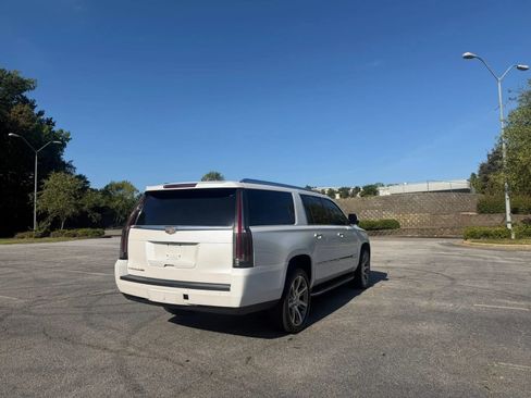 Used 2016 Cadillac Escalade ESV Luxury AWD/4WD image 6