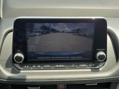 Certified 2025 Nissan Rogue SV FWD image 27