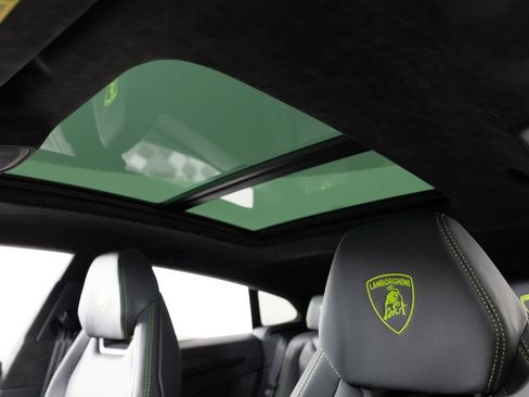 Used 2021 Lamborghini Urus AWD/4WD image 56