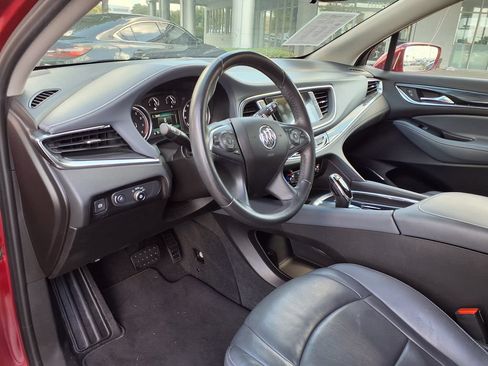 Used 2019 Buick Enclave Essence FWD image 21