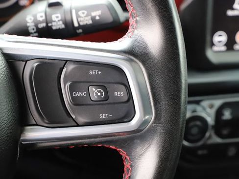 Used 2023 Jeep Wrangler Unlimited Rubicon w/ Cold Weather Group AWD/4WD image 28