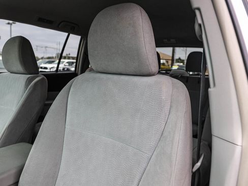 Used 2011 Toyota Highlander 2WD image 14