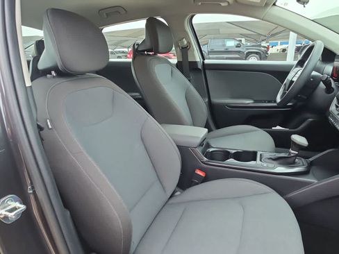 Used 2025 Kia K4 FWD image 18