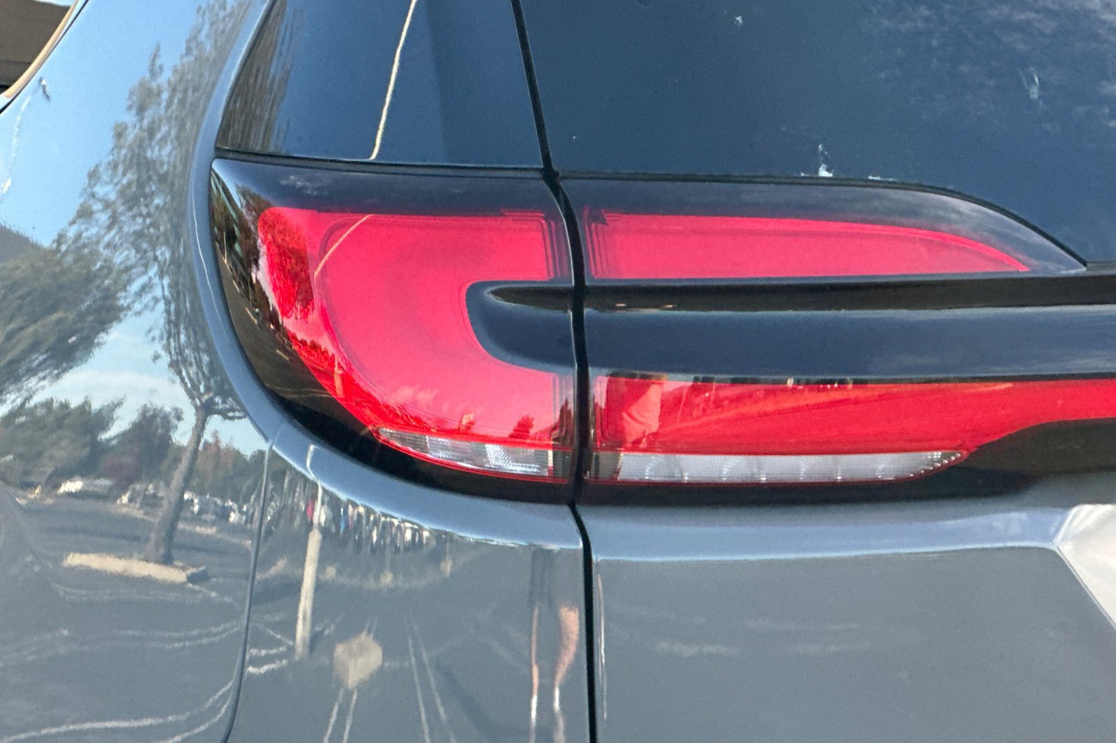 Used 2025 Chrysler Pacifica Limited FWD image 46