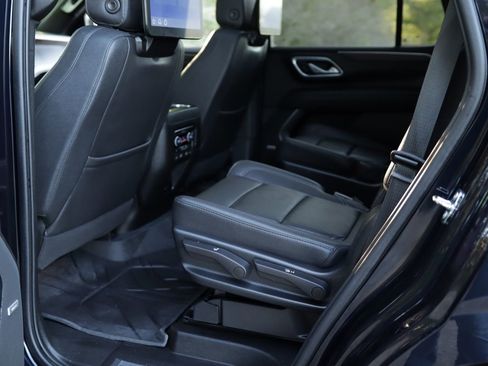 Used 2023 Chevrolet Tahoe Z71 w/ Luxury Package AWD/4WD image 29