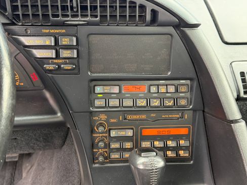 Used 1993 Chevrolet Corvette Coupe RWD image 18