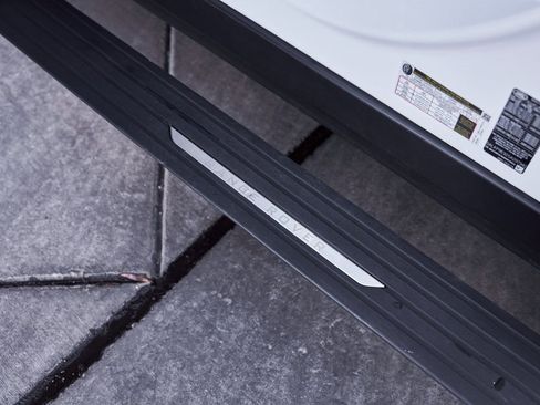 Used 2025 Land Rover Range Rover SE image 34