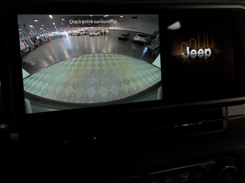 Used 2024 Jeep Wrangler Unlimited w/ Convenience Group image 17