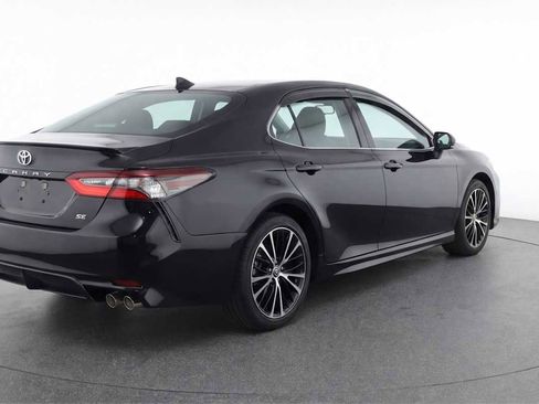 Used 2021 Toyota Camry SE image 7