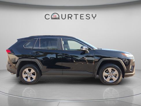 Certified 2025 Toyota RAV4 XLE FWD image 6