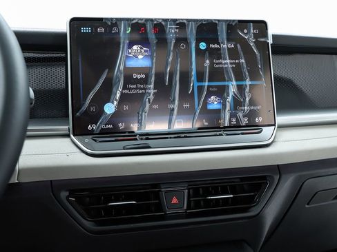 New 2026 Volkswagen Tiguan SE AWD/4WD image 25