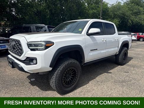 Used 2021 Toyota Tacoma TRD Off-Road AWD/4WD image 5