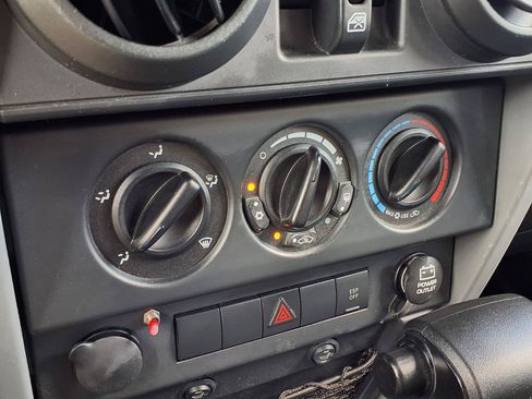 Used 2009 Jeep Wrangler Unlimited X RWD image 20