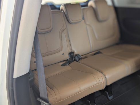 Used 2025 INFINITI QX80 Sensory image 23