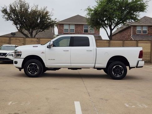 Used 2026 RAM 2500 Laramie AWD/4WD image 12