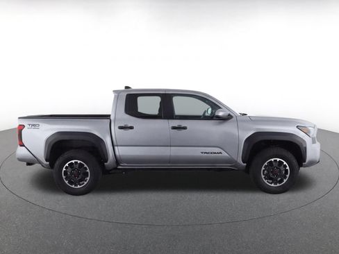 Used 2025 Toyota Tacoma TRD Off-Road AWD/4WD image 10