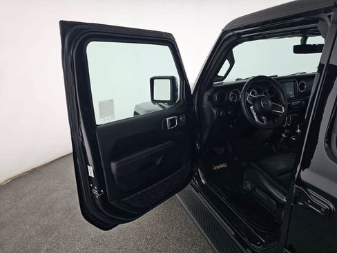 Used 2023 Jeep Gladiator Overland AWD/4WD image 19