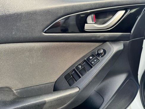 Used 2016 MAZDA MAZDA3 i Sport image 21