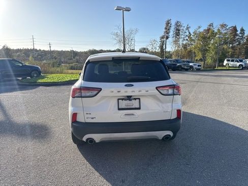 Certified 2020 Ford Escape SE image 4