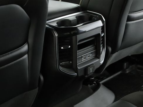 Used 2022 RAM 1500 Laramie AWD/4WD image 5