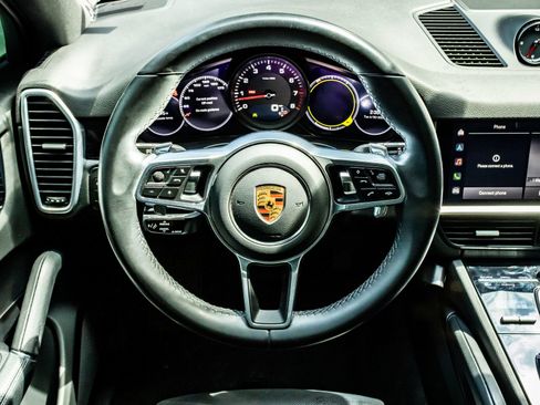 Used 2023 Porsche Cayenne AWD/4WD image 17