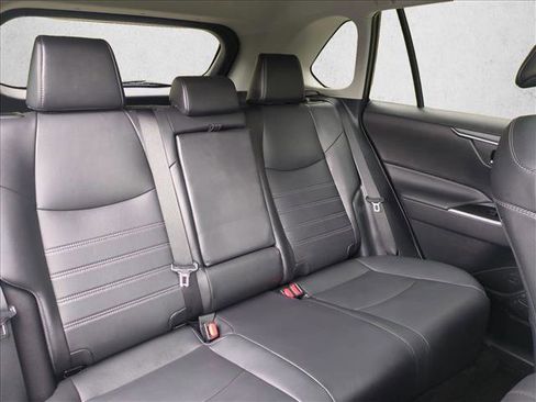 Used 2023 Toyota RAV4 XLE Premium image 23