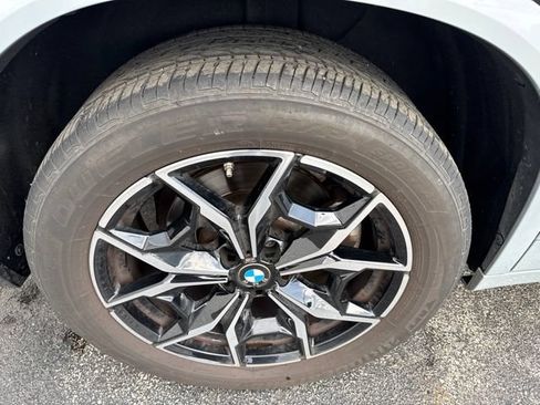 Used 2024 BMW X4 xDrive30i w/ Premium Package AWD/4WD image 6