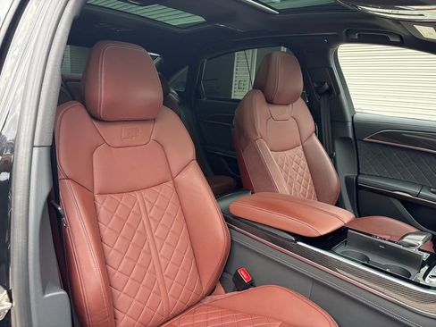 Used 2024 Audi S8 image 16