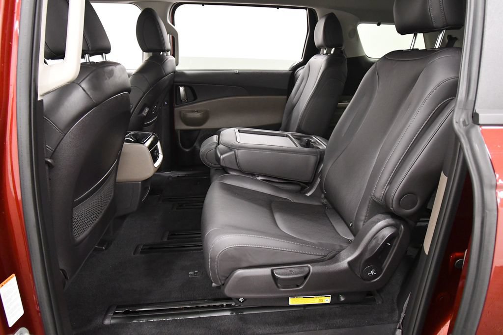 Certified 2026 Kia Carnival EX FWD image 15