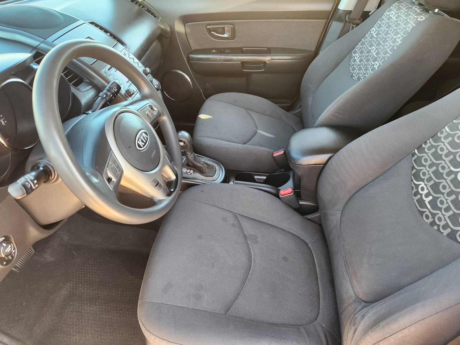 Used 2011 Kia Soul + w/ Audio Pkg FWD image 18