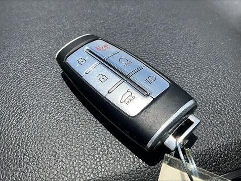Used 2025 Genesis GV70 2.5T AWD/4WD image 15