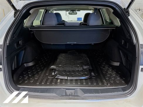Used 2025 Subaru Outback Premium image 27