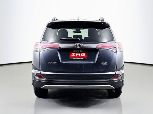 Used 2017 Toyota RAV4 XLE AWD/4WD image 4