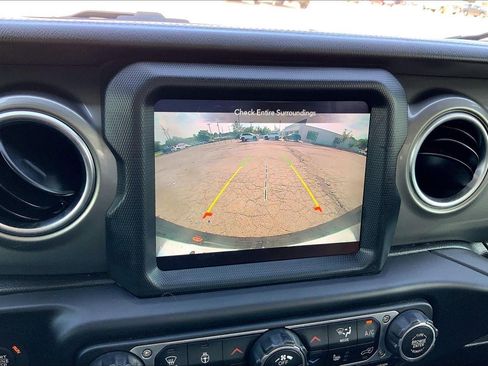 Used 2022 Jeep Wrangler Unlimited Sahara w/ Cold Weather Group AWD/4WD image 20
