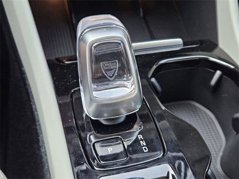 Certified 2025 Volvo XC40 B5 Ultra w/ Climate Package image 23