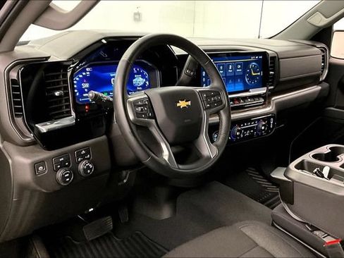 Used 2024 Chevrolet Silverado 1500 LT AWD/4WD image 16