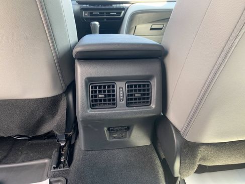 Used 2025 Toyota Camry SE w/ Convenience Package AWD/4WD image 15