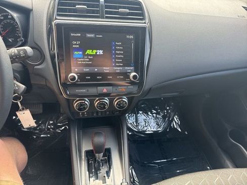 Used 2025 Mitsubishi Outlander Sport LE AWD/4WD image 22