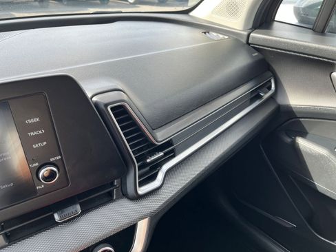 Used 2023 Kia Sportage LX image 34