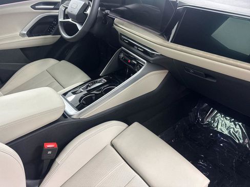 Used 2025 Audi Q5 Prestige AWD/4WD image 16