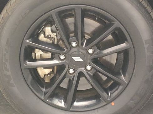 Used 2020 Dodge Grand Caravan SE image 31