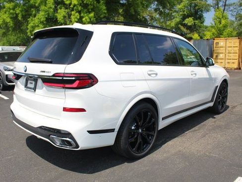 Used 2025 BMW X7 xDrive40i w/ M Sport Package image 11