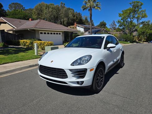Used 2015 Porsche Macan S image 4